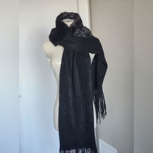 NWT faux fur knitted scarf